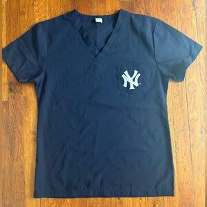 New York Yankees Scrub Top Women’s Medium NEW